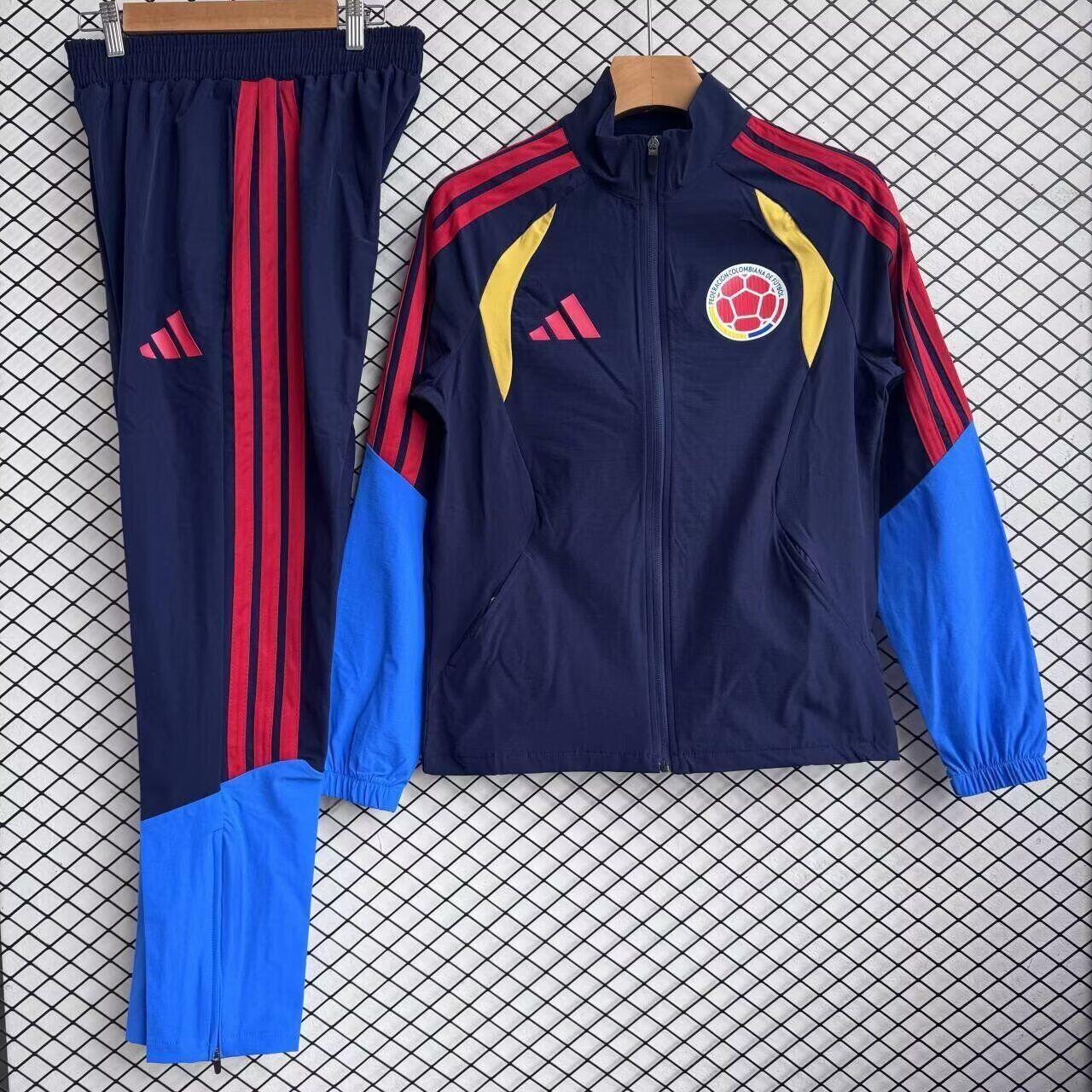 AAA Quality Colombia 25/26 Windcoat Tracksuit - Navy Blue